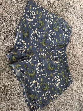 Patagonia cotton and alligator shorts